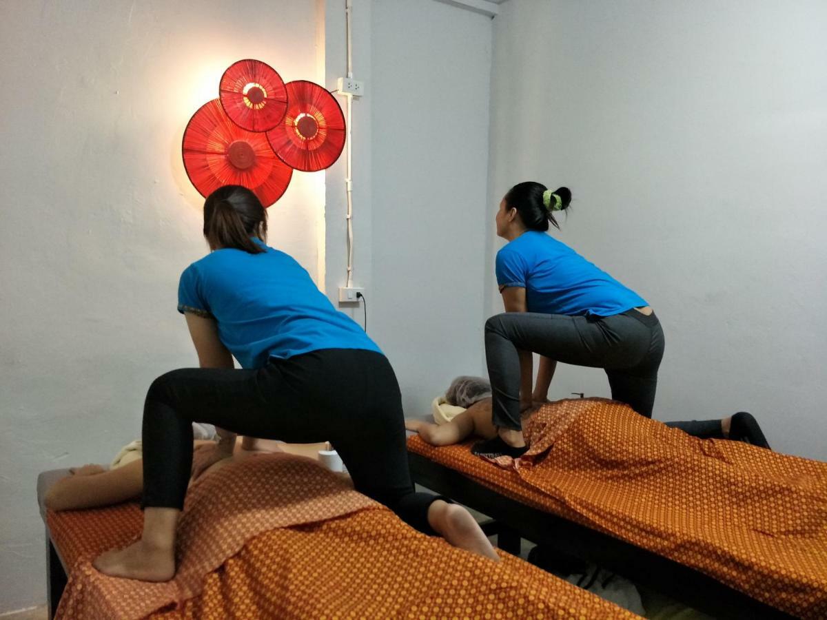 Meet Up Hostel バンコク都 エクステリア 写真